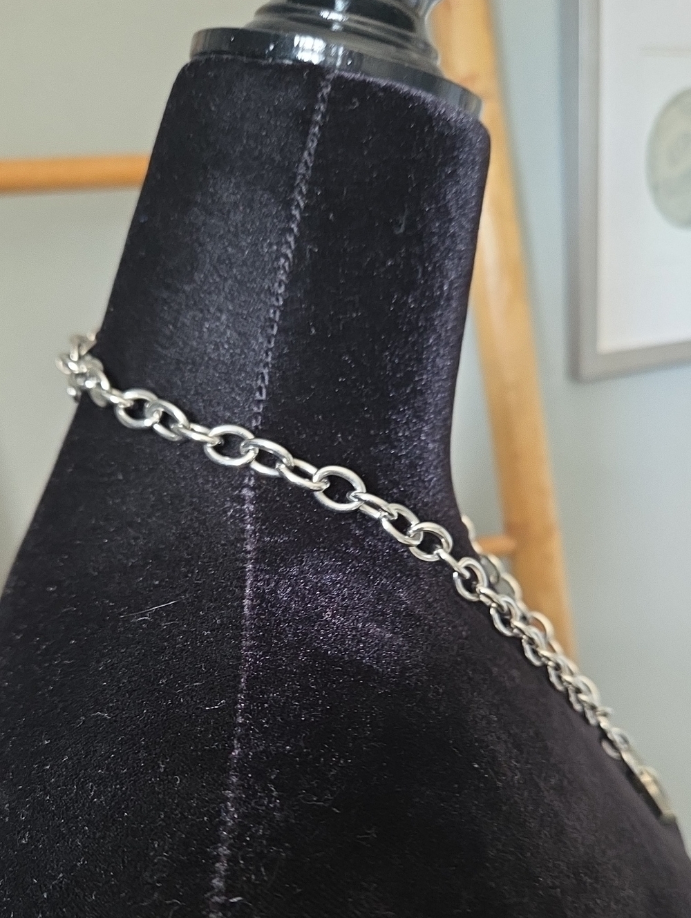VALENTINE ROUGE Silver Toggle Chain Necklace - Picture 4 of 6